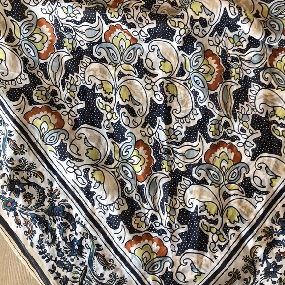 Tasseled Silky Scarf - Picture 2 of 2